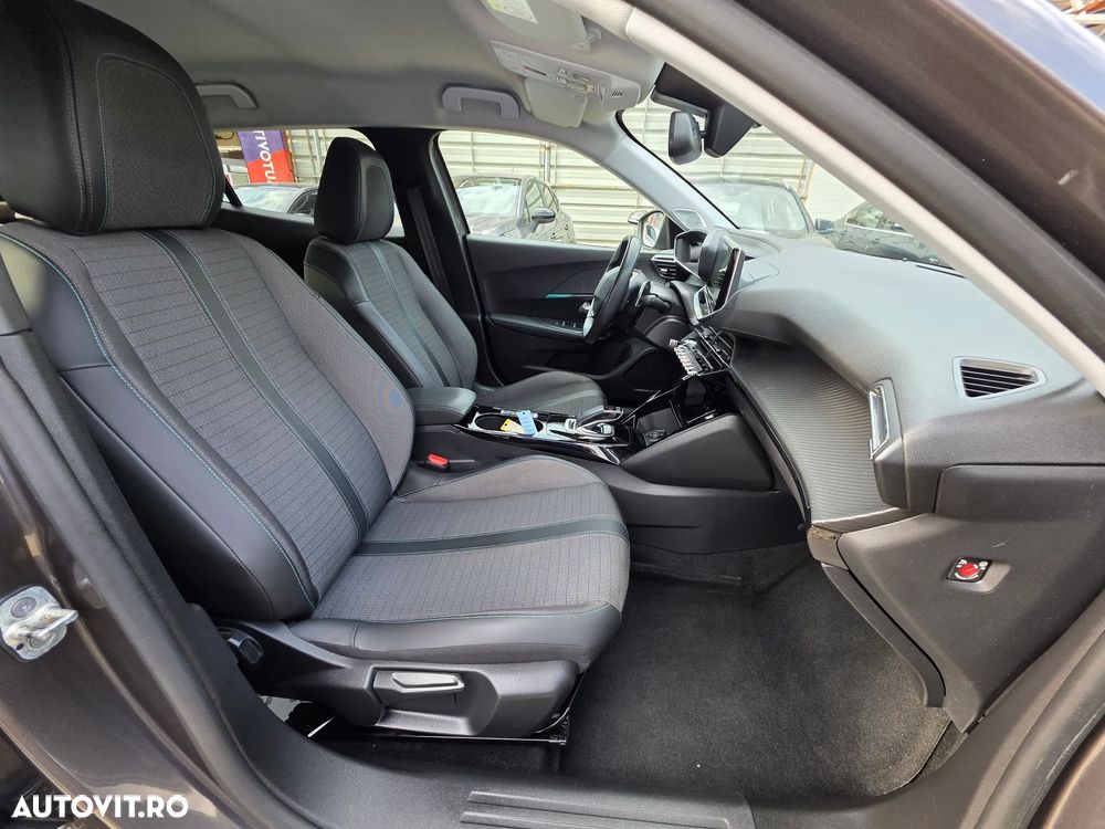 Peugeot 2008 PureTech 130 EAT8 GT Pack - 17