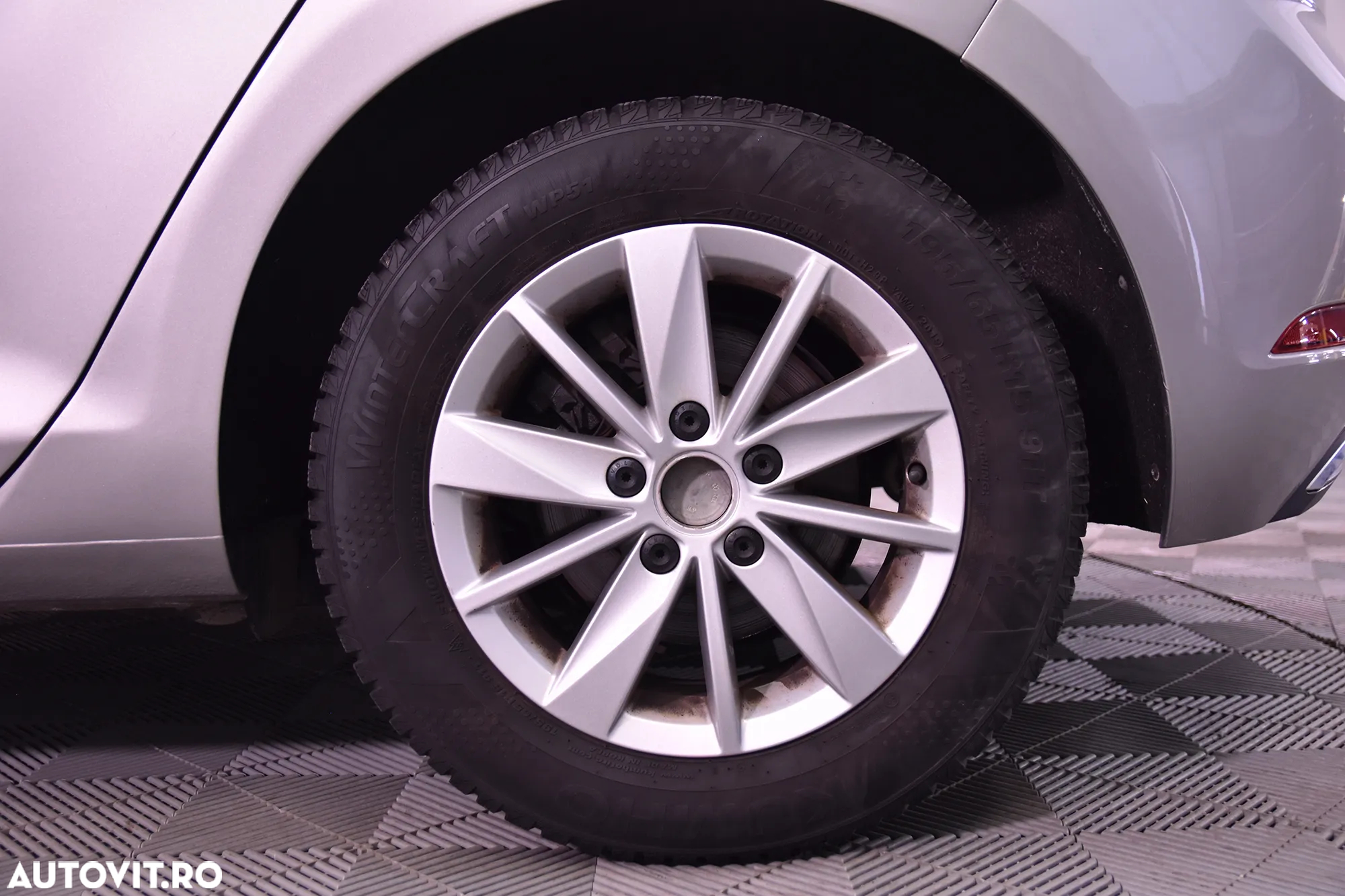 Volkswagen Golf - 13