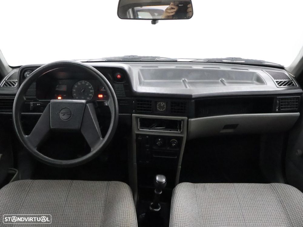 Opel Kadett 1.2 LS - 10