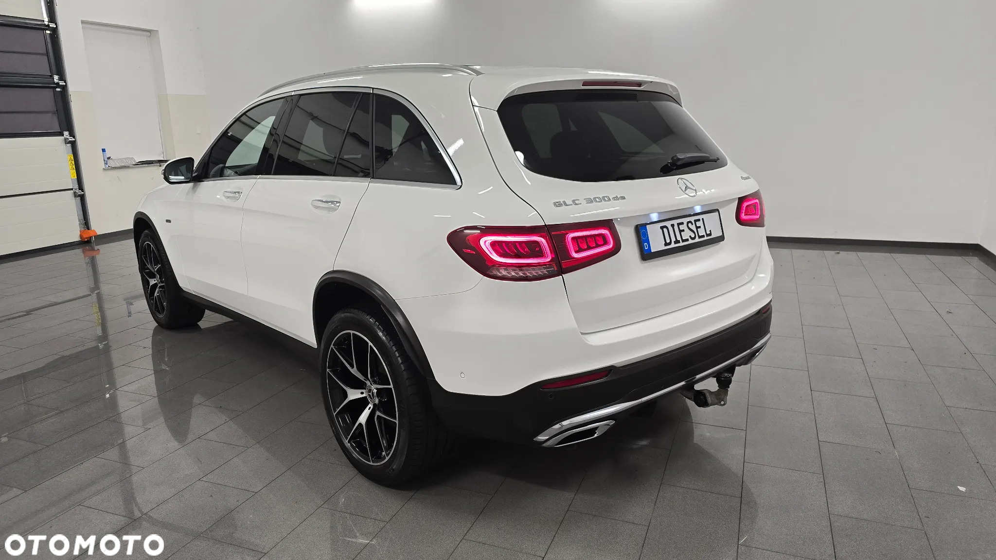 Mercedes-Benz GLC 300 de 4Matic 9G-TRONIC AMG Line Plus - 4