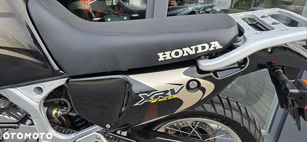 Honda XRV - 32
