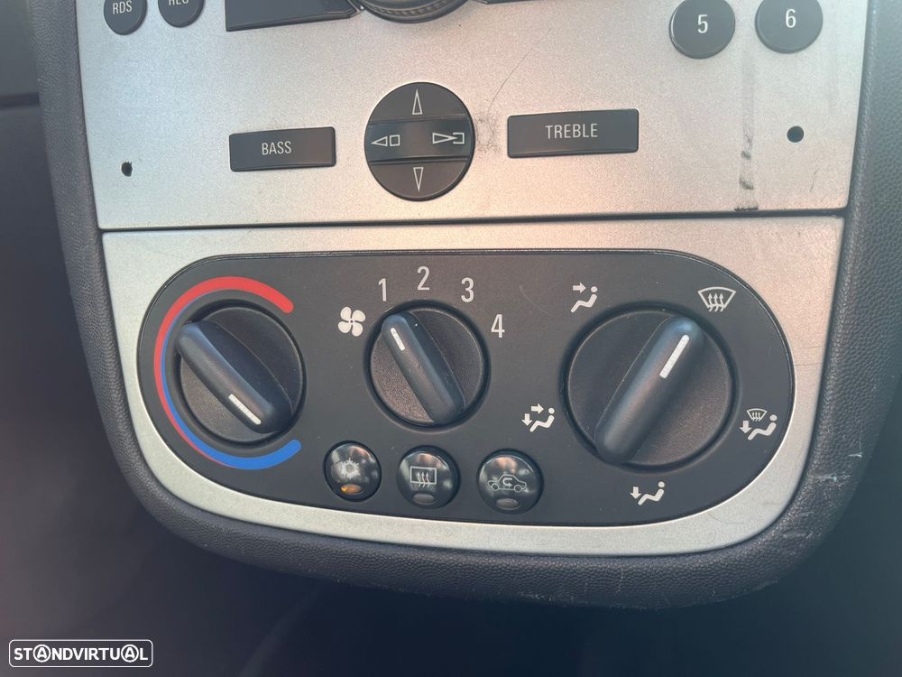 Opel Corsa 1.3 CDTi First - 14