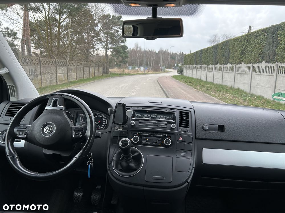 Volkswagen Multivan - 10