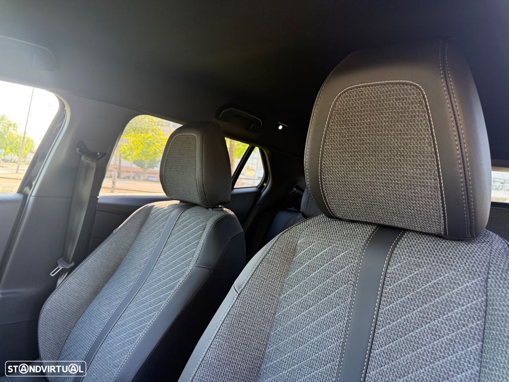 Peugeot e-2008 Allure - 33