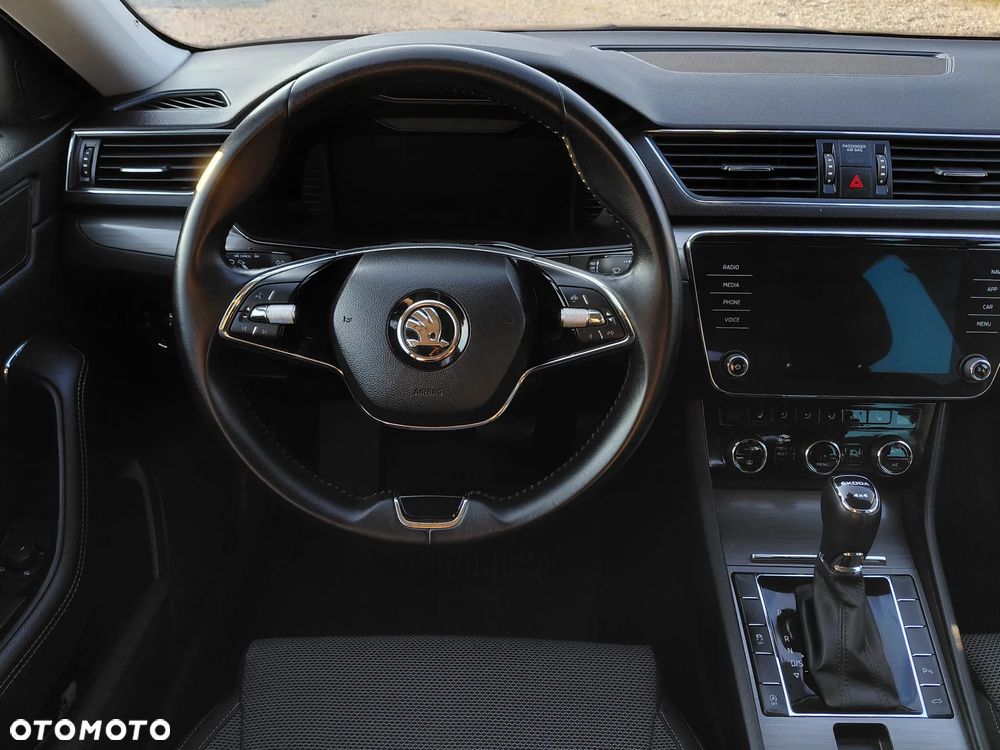 Skoda Superb 2.0 TDI SCR 4x4 Style DSG - 5
