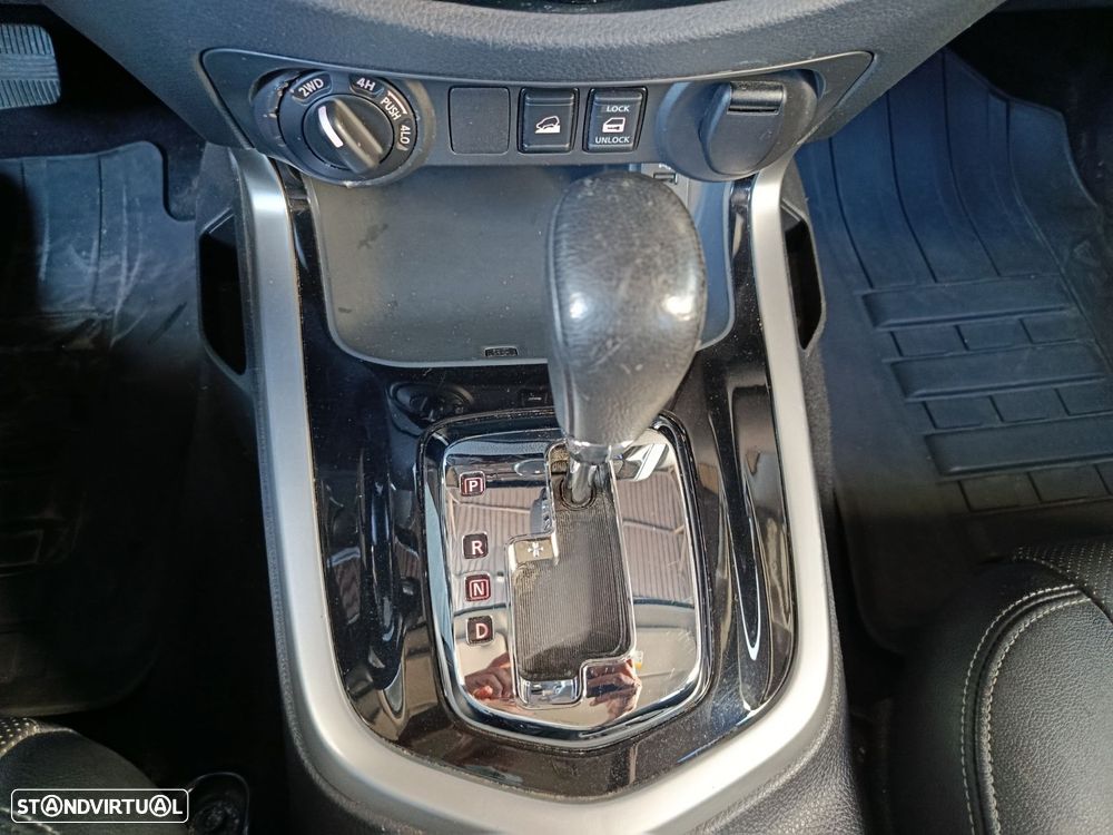 Nissan Navara 2.3 dCi CD 4WD Tekna Auto - 13