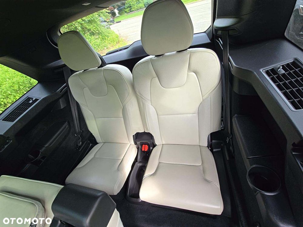 Volvo XC 90 T5 AWD R-Design - 11