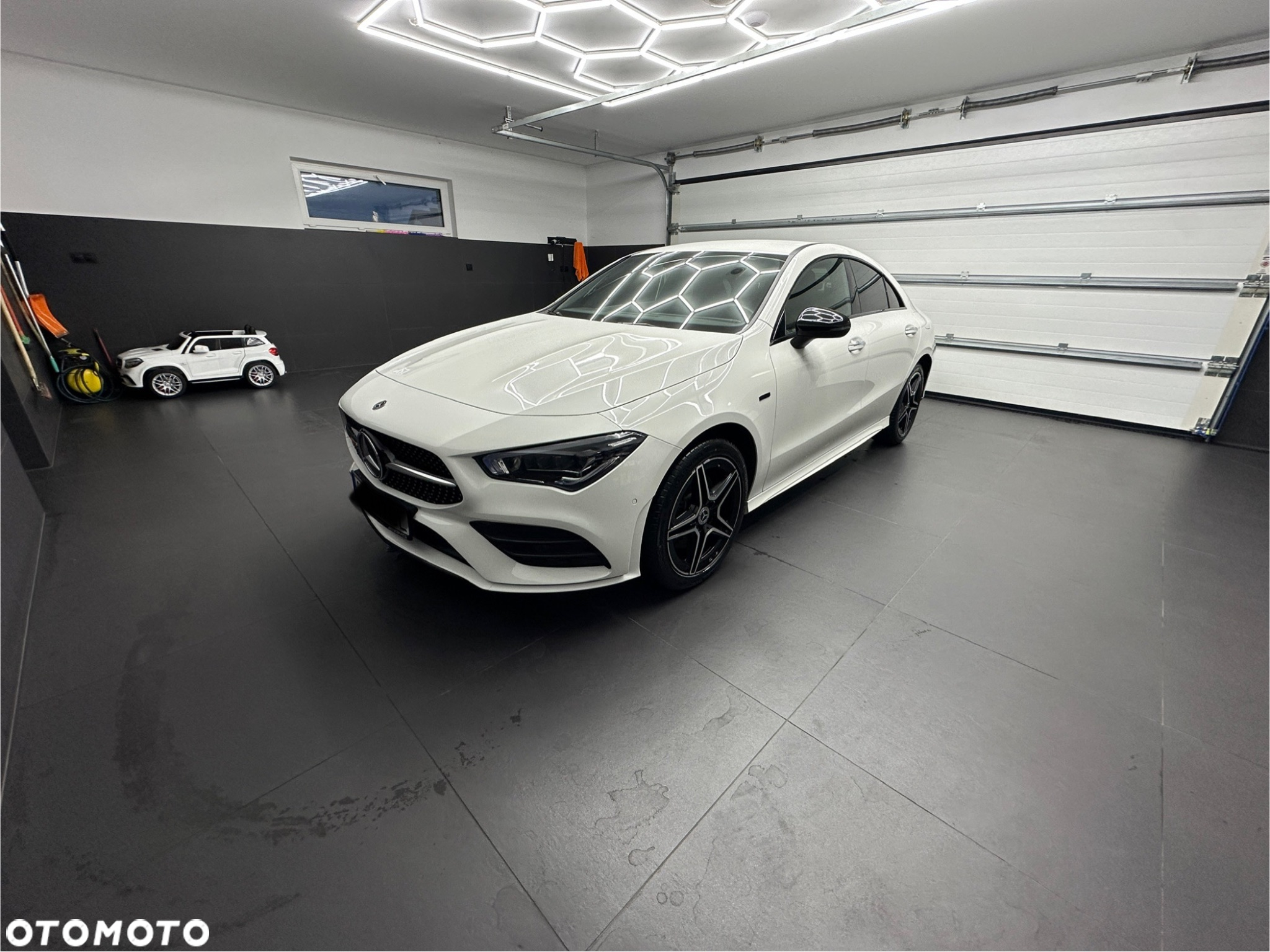 Mercedes-Benz CLA - 16