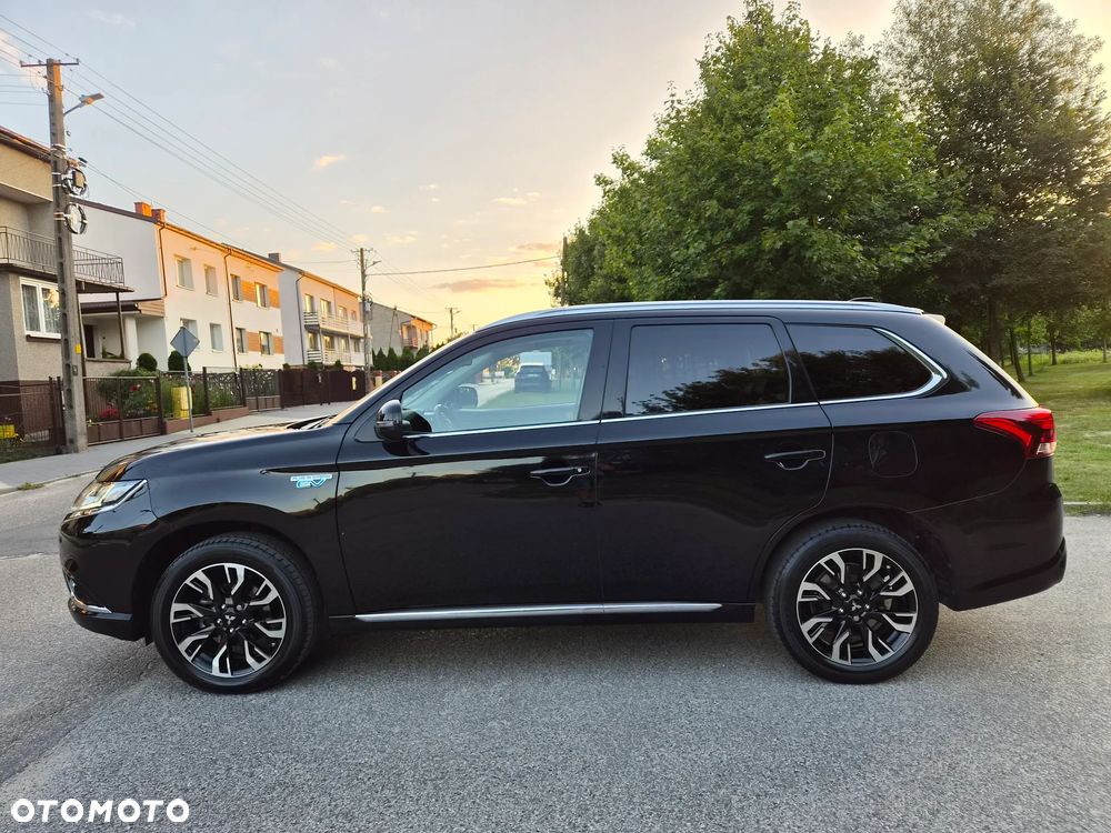 Mitsubishi Outlander - 12