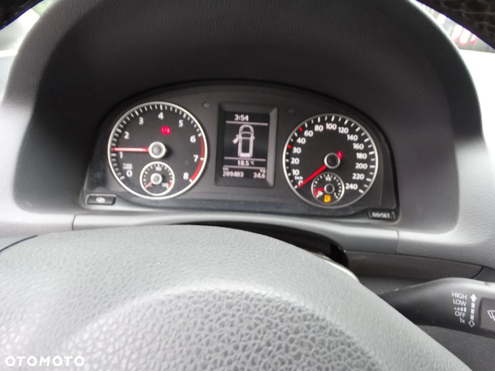 Volkswagen Touran - 14