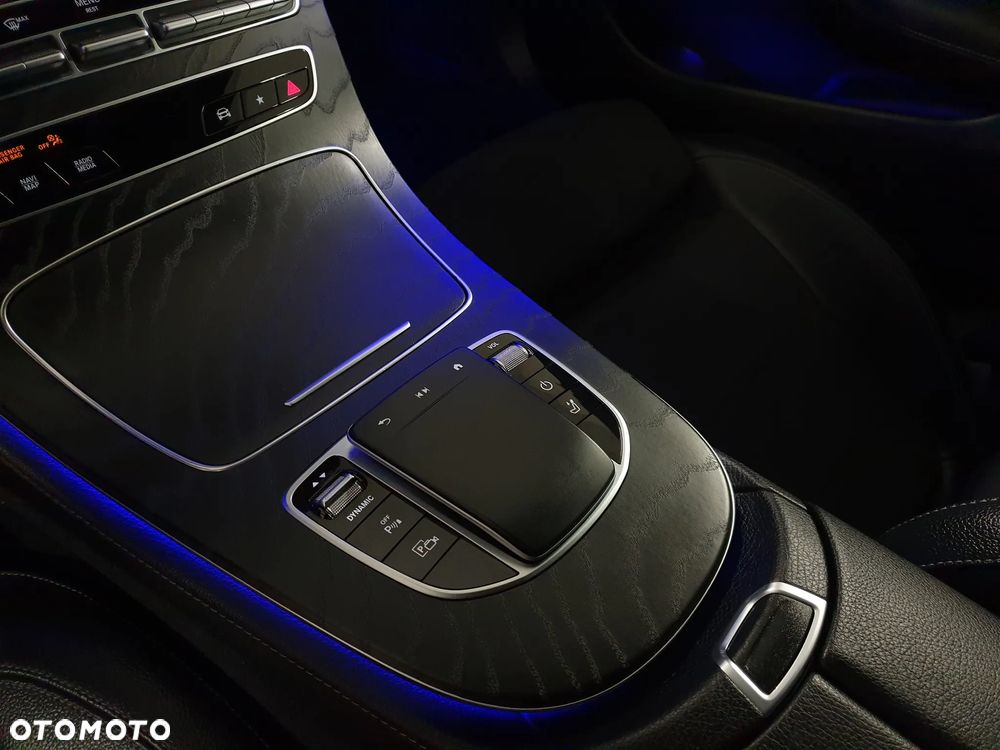 Mercedes-Benz Klasa E 300 de 4Matic 9G-TRONIC AMG Line - 32