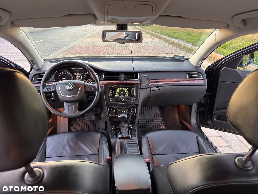Skoda Superb 2.0 TDI DSG Elegance - 20