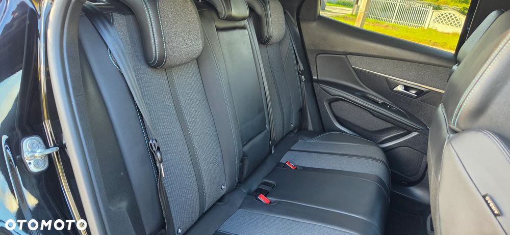 Peugeot 3008 BlueHDi 130 Stop & Start EAT8 Allure - 24