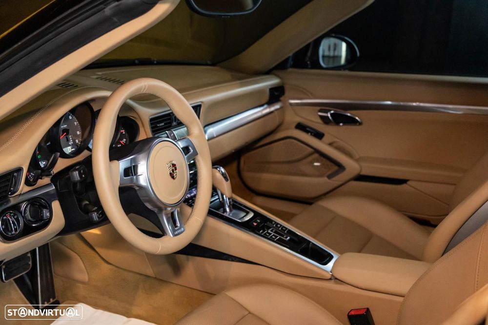 Porsche 911 Série F - 36