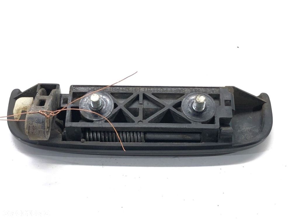 KLAMKA ZEWNĘTRZNA PRAWY PRZÓD  SUZUKI JIMNY samochód terenowy zamknięty (SN) 1998 - 2022 1.5 - 2