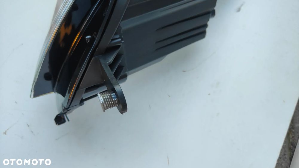 Lampa Prawa Bi Xenon skrętny VW passat B7 R19 Europa - 7