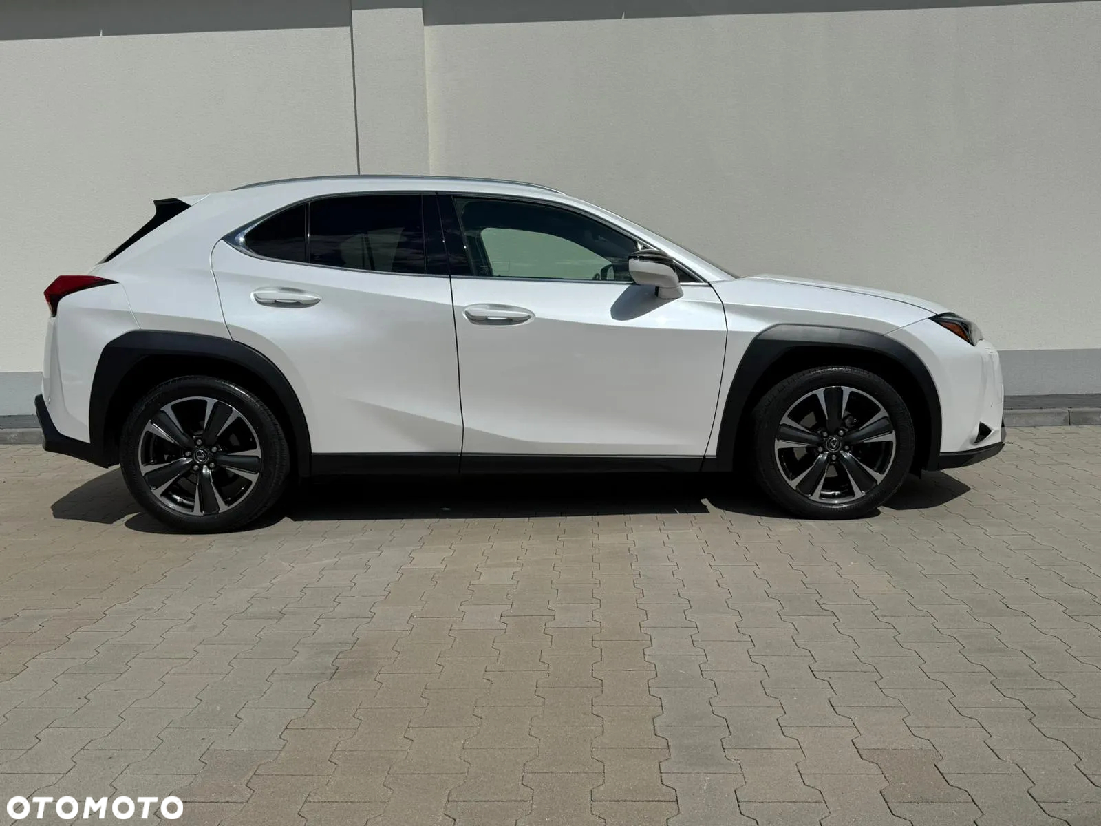 Lexus UX - 8