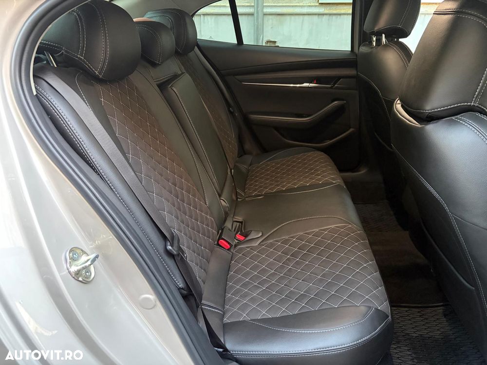 Mazda 3 e-Skyactiv X186 AT MHEV Center-Line - 12