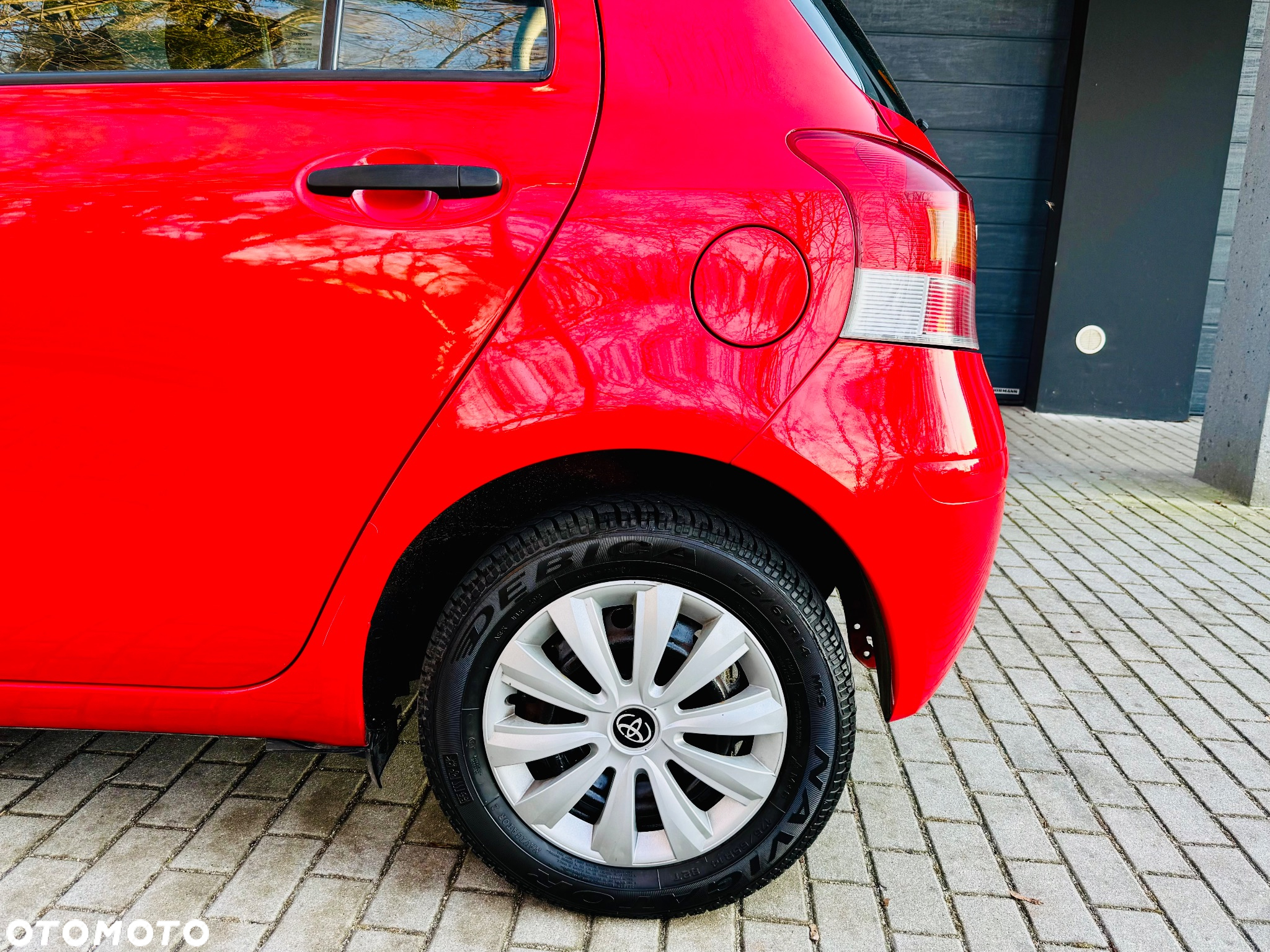 Toyota Yaris 1.0 Luna - 12