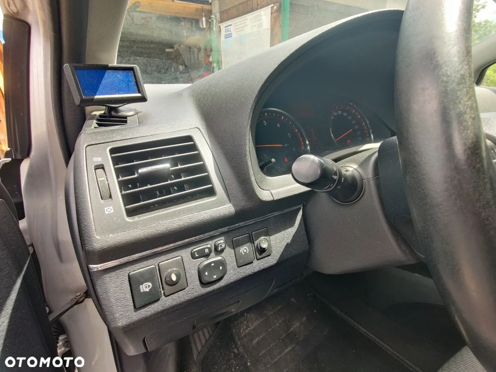 Toyota Avensis 2.0 D-4D Sol plus - 3