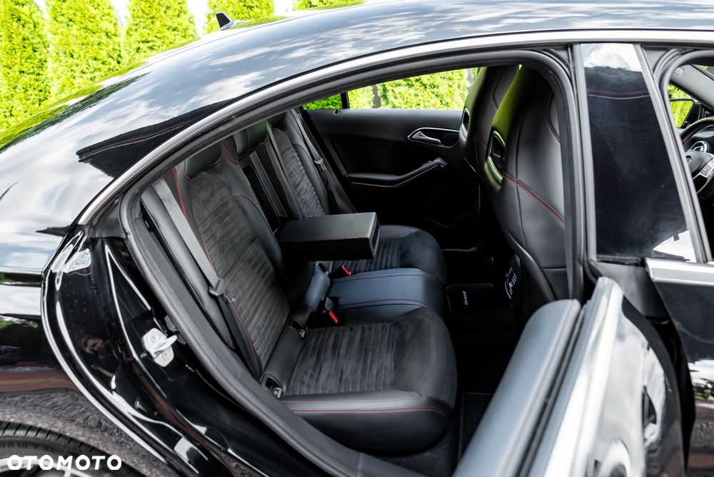 Mercedes-Benz CLA - 23