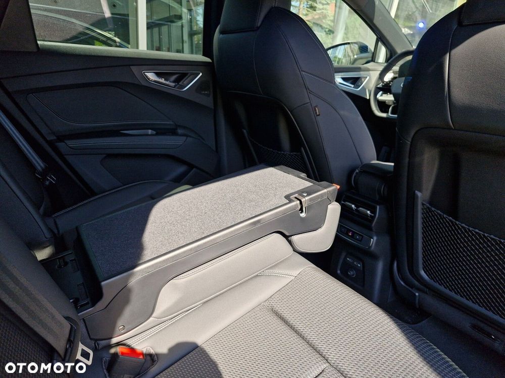 Audi Q4 e-tron - 32