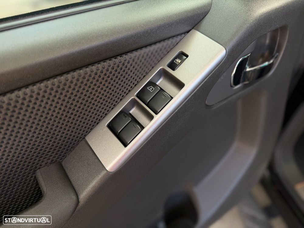 Nissan Navara 2.5 DCI CD SE 4WD - 16