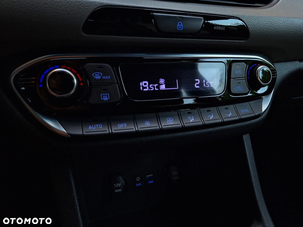 Hyundai i30 1.6 D Comfort - 33
