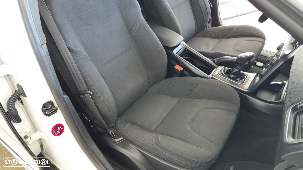 Volvo V40 Cross Country 1.6 D2 Momentum - 10
