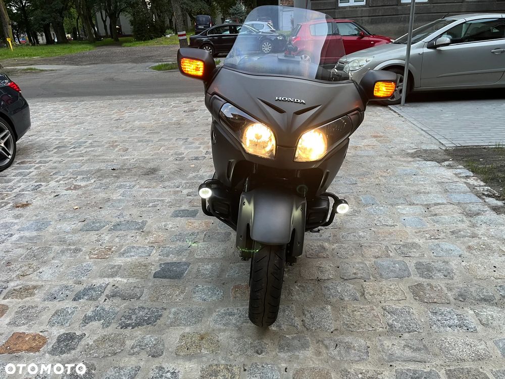 Honda GL - 6
