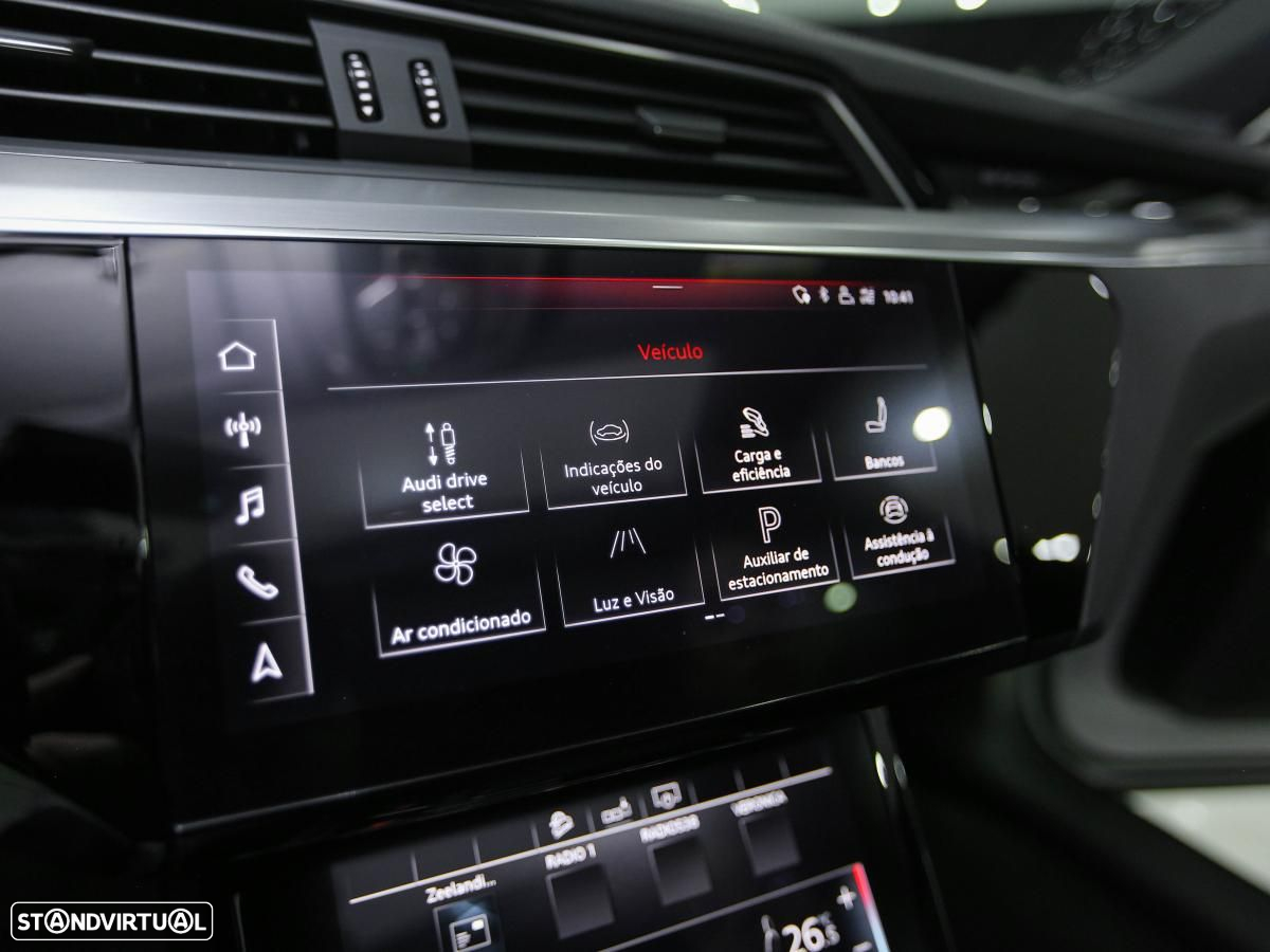 Audi e-tron 50 quattro S line - 27