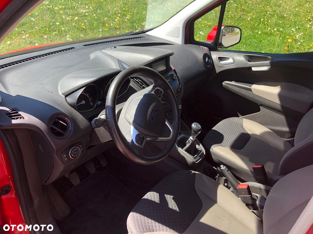 Ford Tourneo Courier 1.0 EcoBoost S&S Titanium - 14