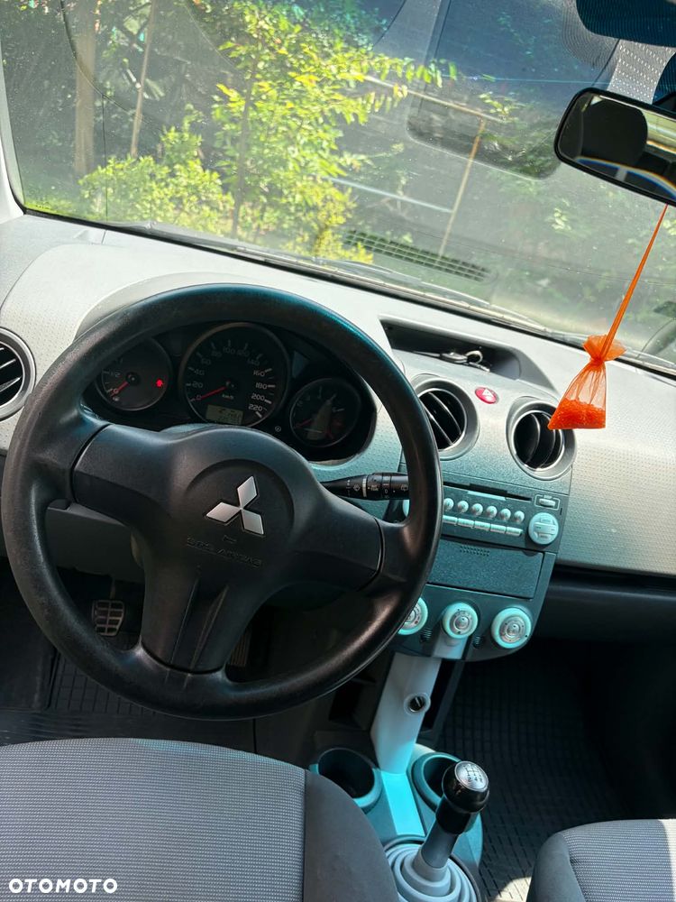 Mitsubishi Colt 1.1 - 6