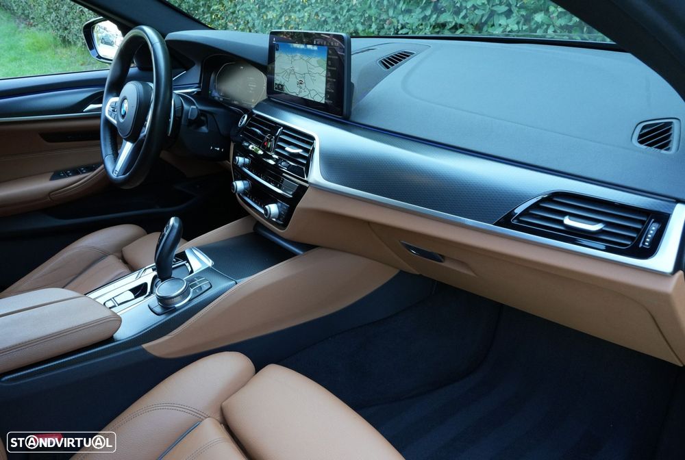 BMW 520 d Pack Desportivo M Auto - 24
