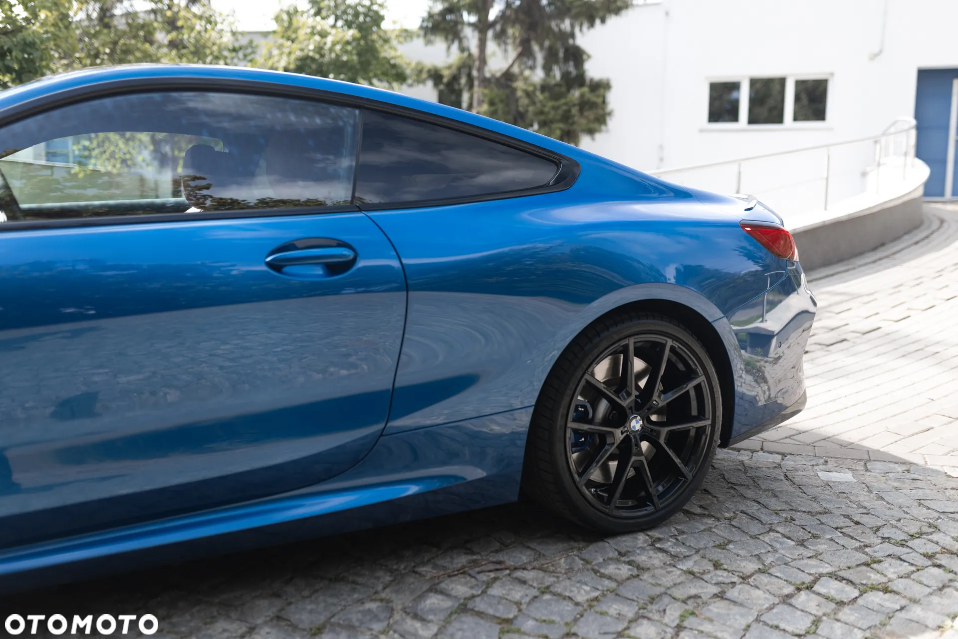 BMW Seria 8 M850i xDrive - 4
