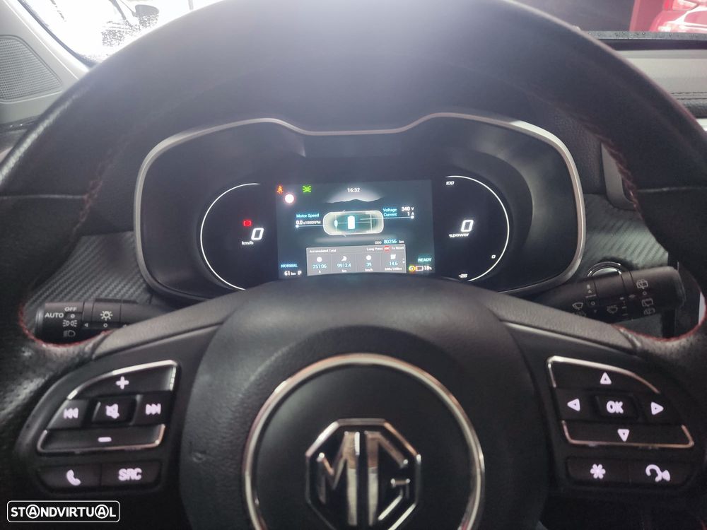 MG ZS Maximal Luxury - 12