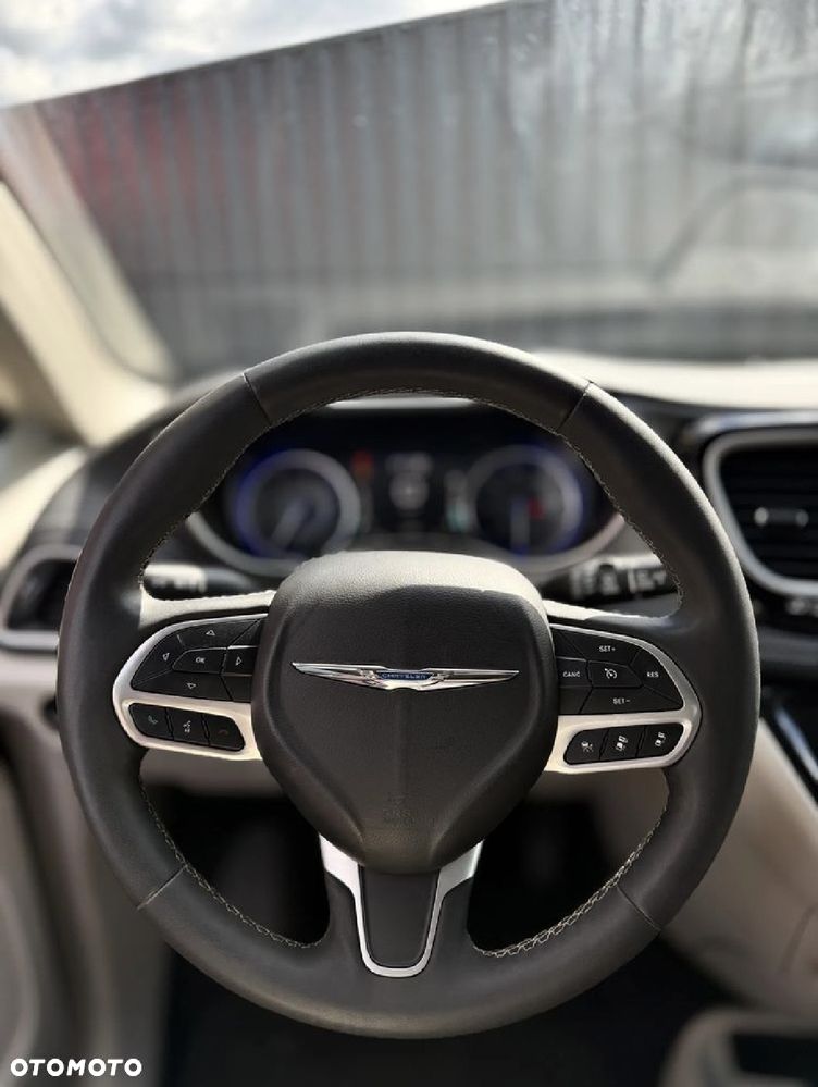 Chrysler Pacifica - 8
