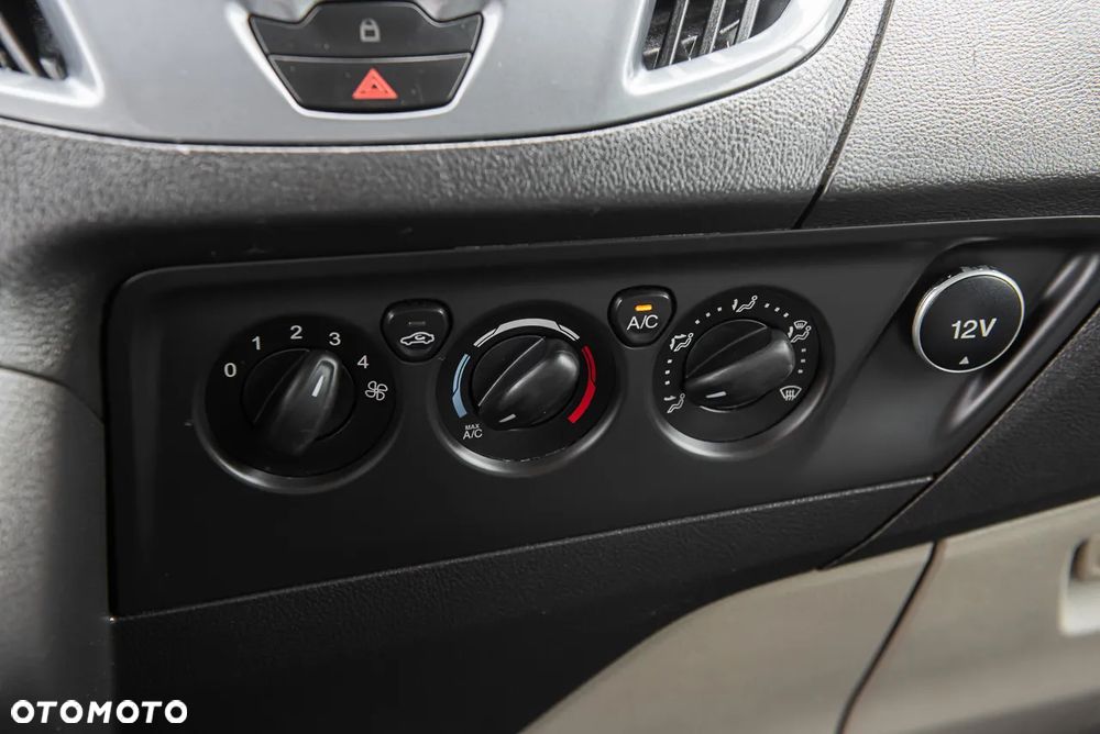 Ford Tourneo Custom 300 L1H1 VA Titanium - 23