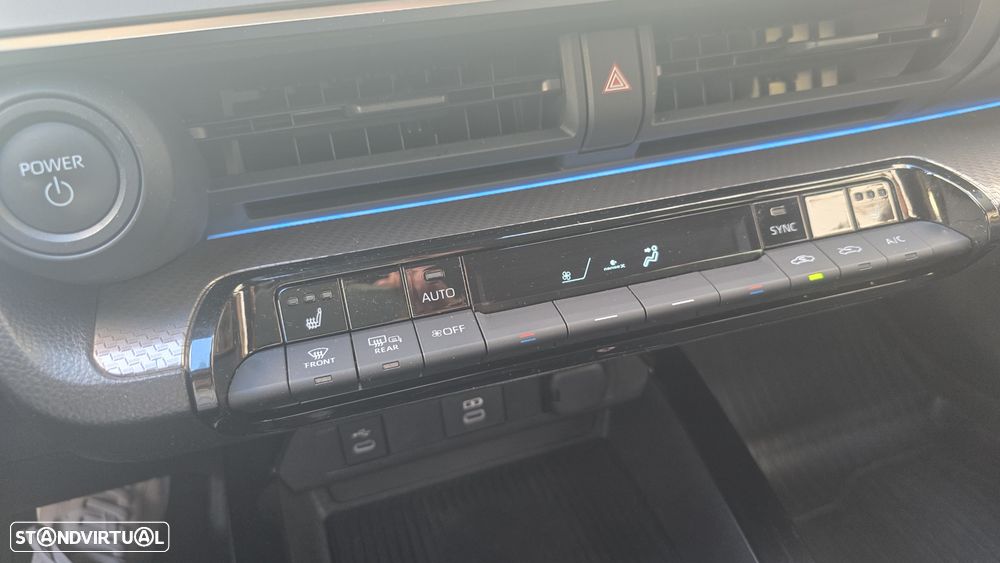 Toyota Prius 2.0 Plug-in Exclusive - 31