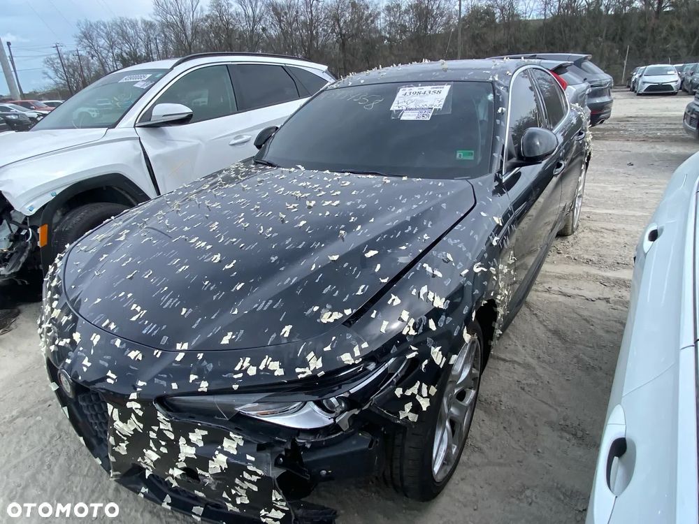 Alfa Romeo Giulia - 4