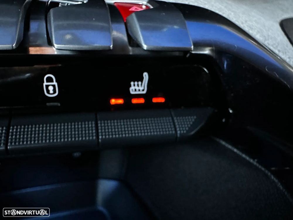 Peugeot 3008 1.6 Hybrid GT Pack e-EAT8 - 35