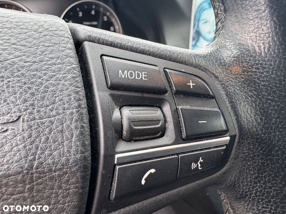 BMW Seria 5 528i xDrive Luxury Line - 23