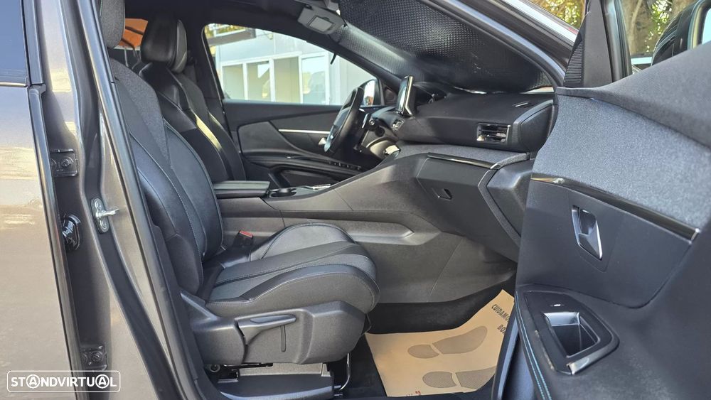Peugeot 3008 1.2 PureTech Allure Pack EAT8 — fotografia 16