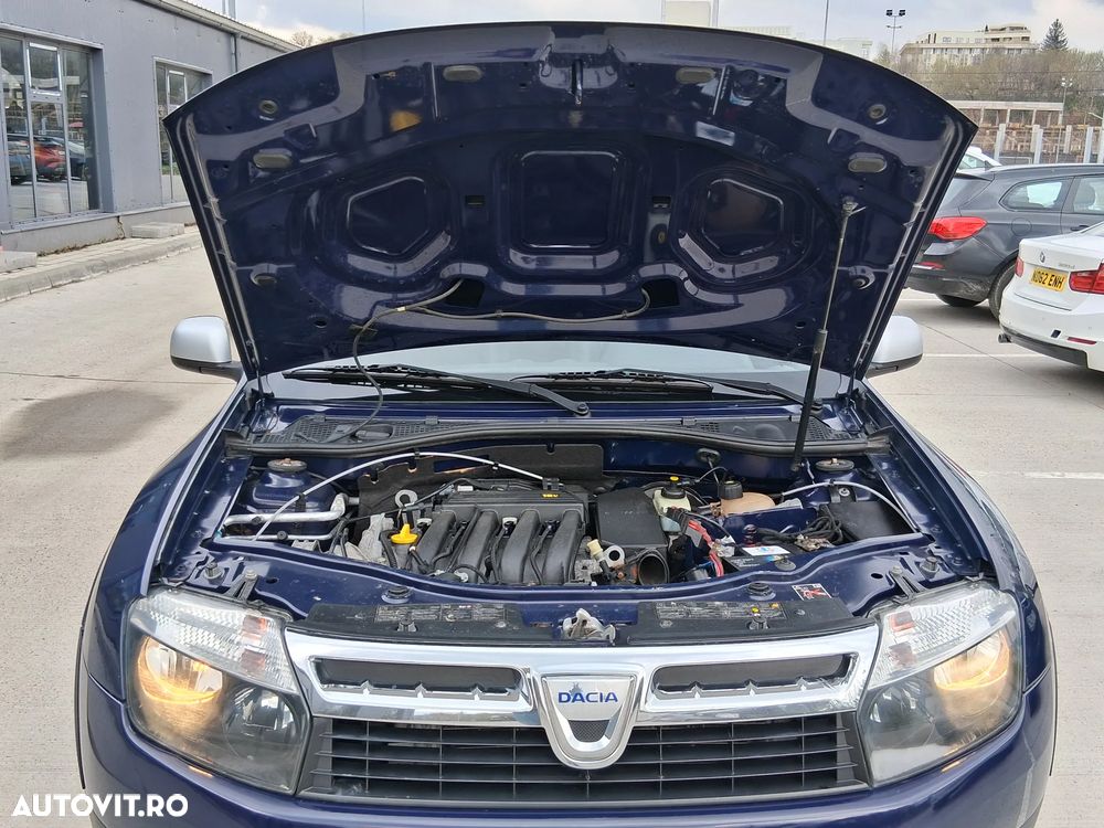 Dacia Duster 1.6 4x4 Laureate - 10