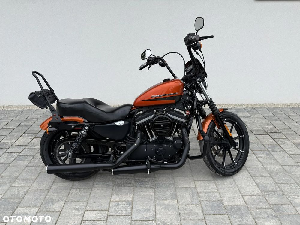 Harley-Davidson Sportster Iron 883 - 2