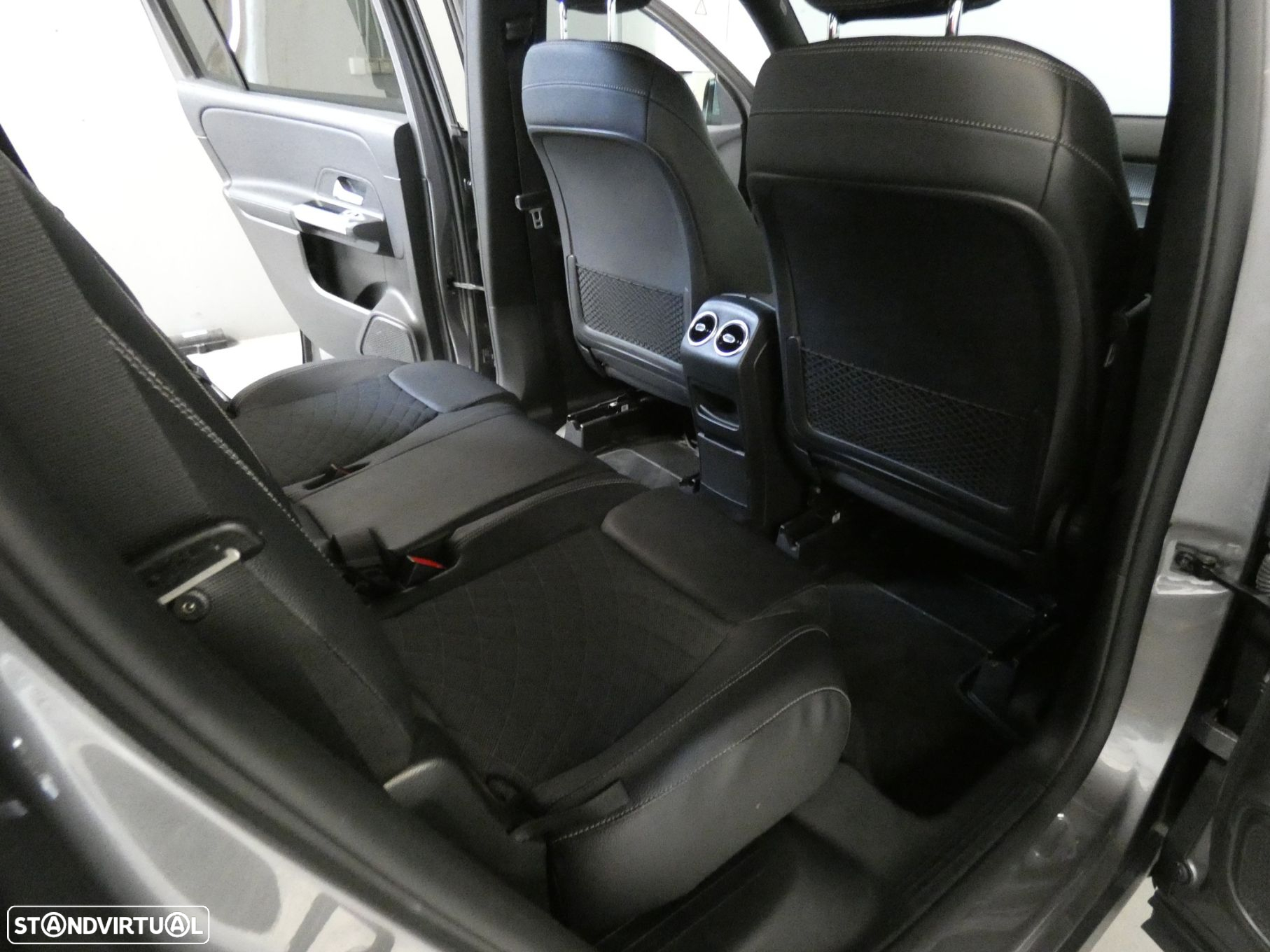 Mercedes-Benz GLB 180 d Progressive - 16