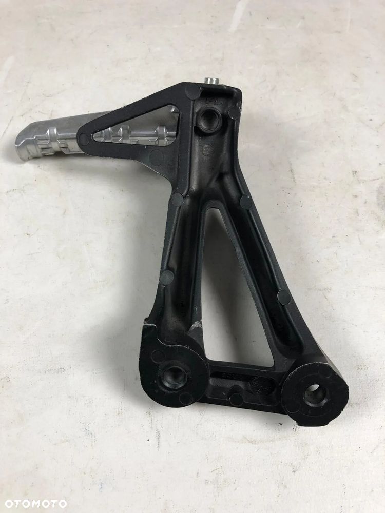 Yamaha MT-10 17-21 Set Prawy Tył Mocowanie Podnóżek - 2