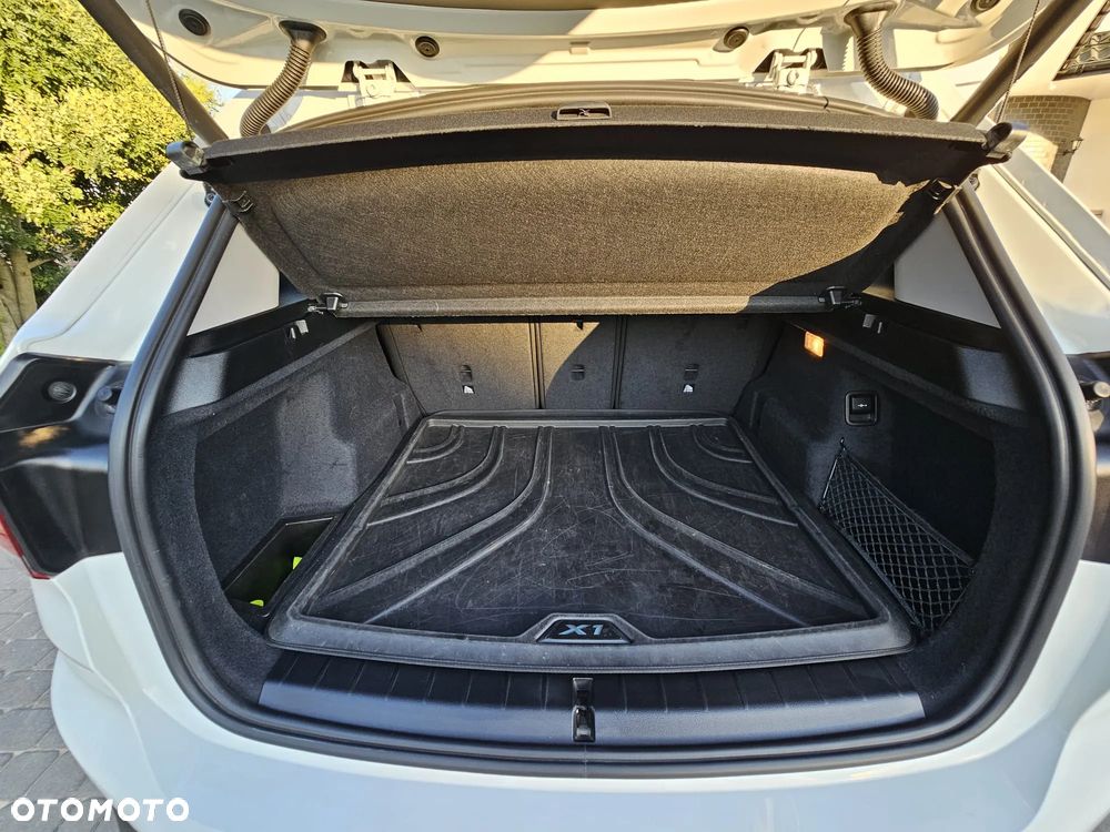 BMW X1 sDrive18i GPF Advantage - 11