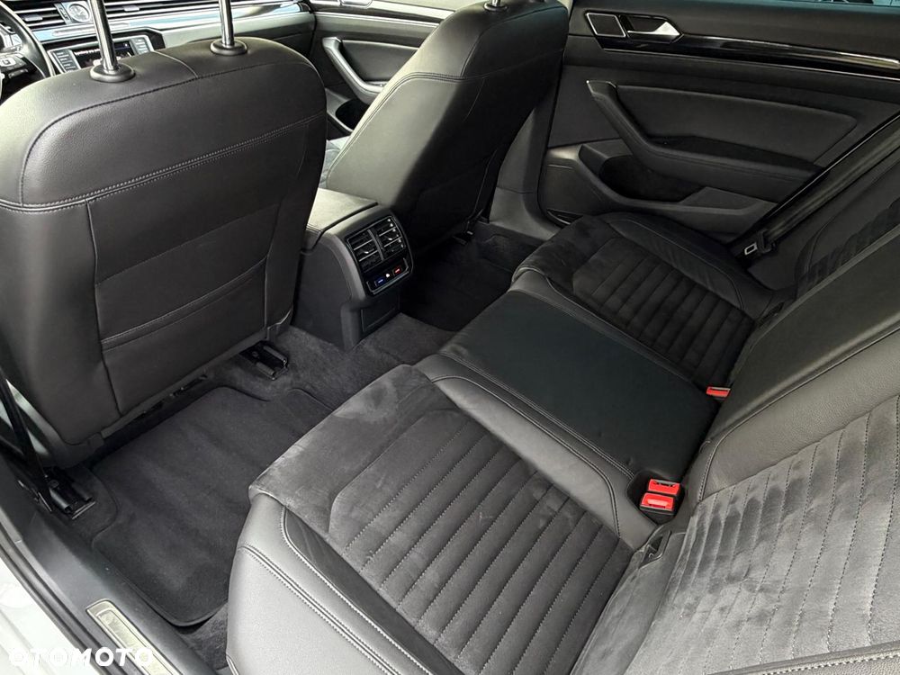 Volkswagen Passat 2.0 TDI (BlueMotion Technology) Highline - 16
