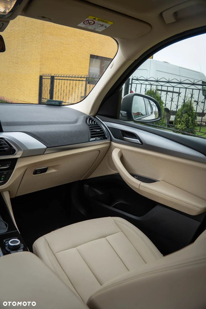 BMW X3 sDrive18d Advantage - 28